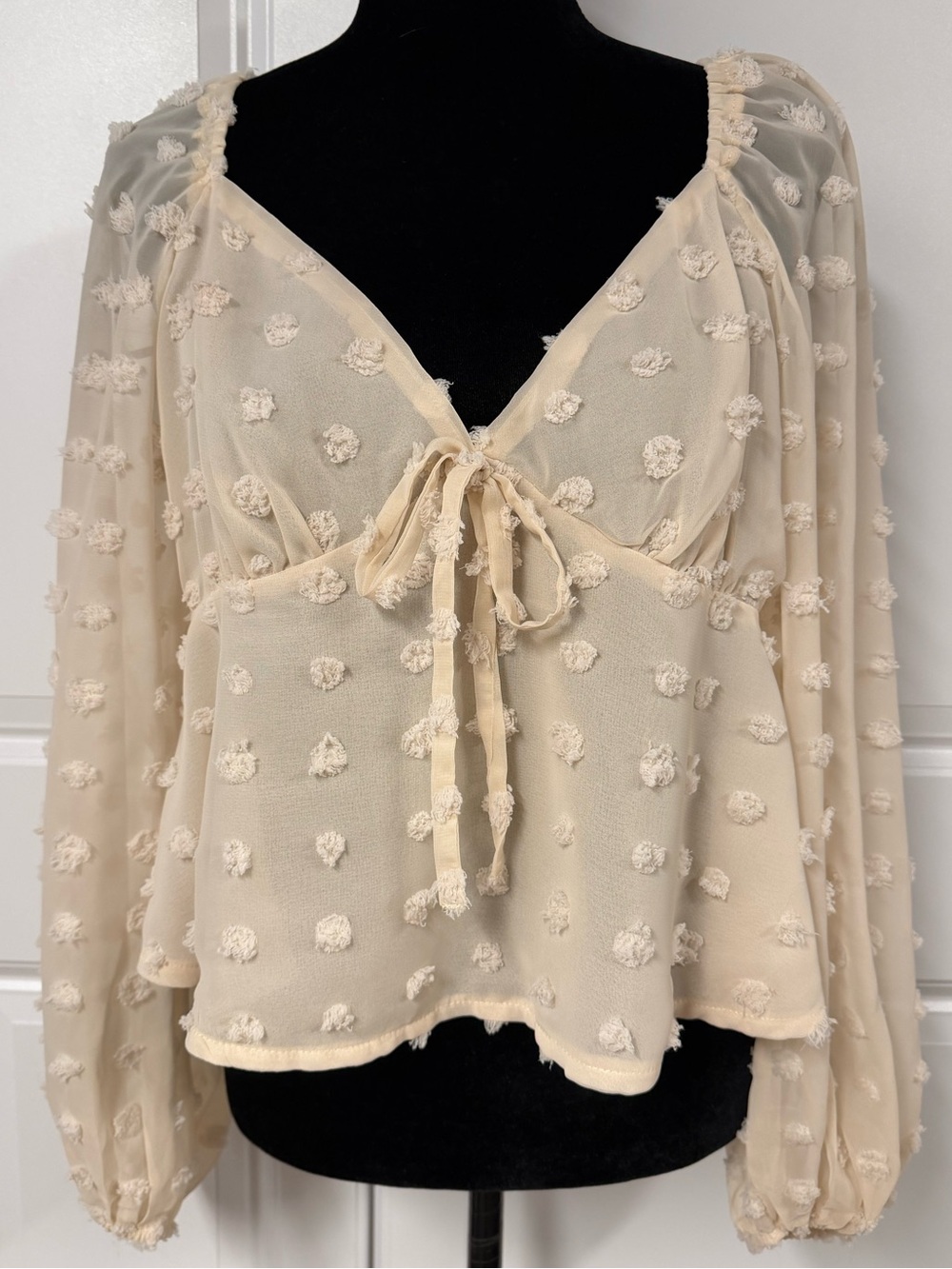 Lulus Clip Dot Balloon Sleeve Blouse